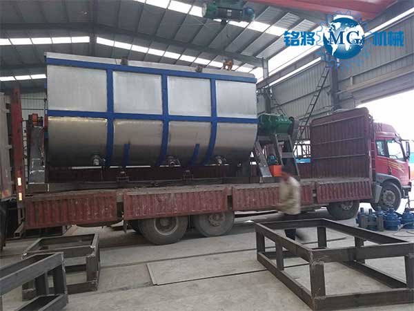 真石漆從底漆、分格、罩面施工，到為什么會出現不平、空鼓、脫落？