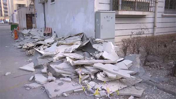 一場大風過后，銀川一小區外墻保溫層大面積脫落！